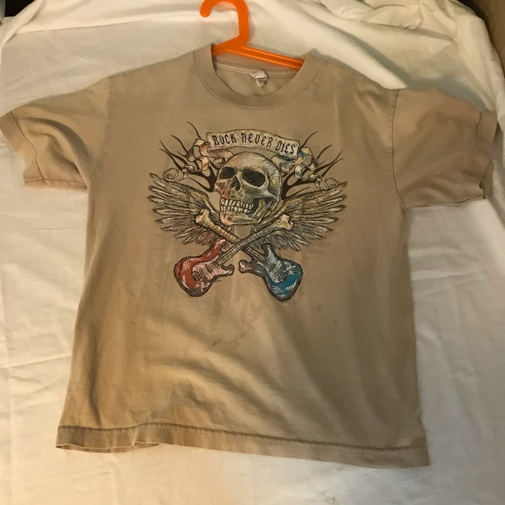 A bundle of 3 boys medium sized T-shirts